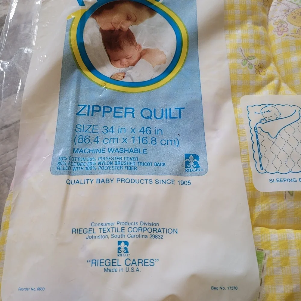 VNTG Riegel Babycare Zipper Quilt - Yellow Gingham Bear Print - New Old‎ Stock